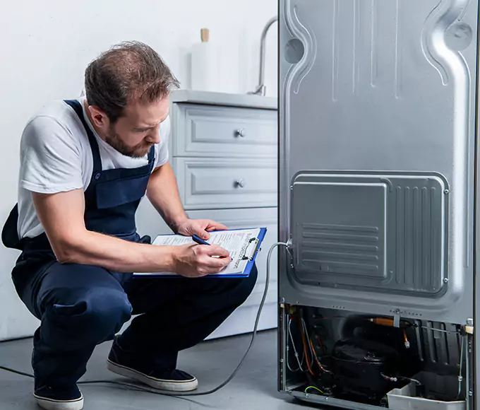 Why Medford, MA Homeowners Choose Medford Appliance Pro for Refrigerator Leak Repair?